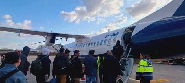 Manhã em Atenas: embarque no avião a hélice para Kos