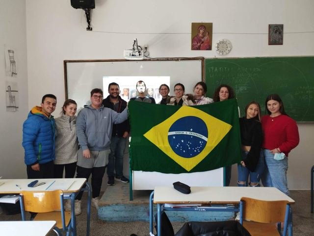 Fim de aula com foto de grupo