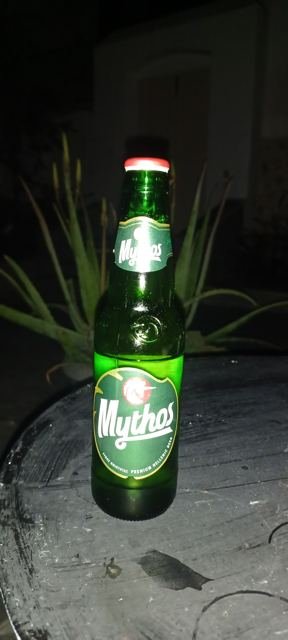 Uma Mythos, a cerveja grega, para fechar o dia