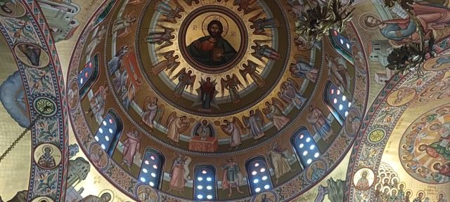 A cúpula pintada do mosteiro de Agios Savvas