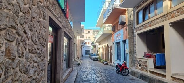 De volta às ruas de Pothia