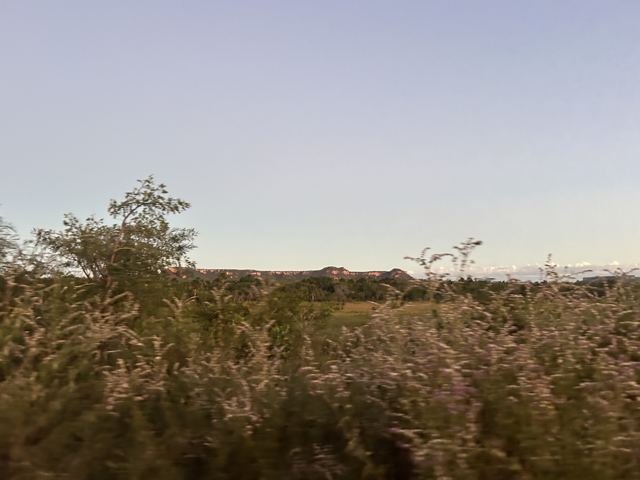 Crepúsculo no campo, a caminho da pousada