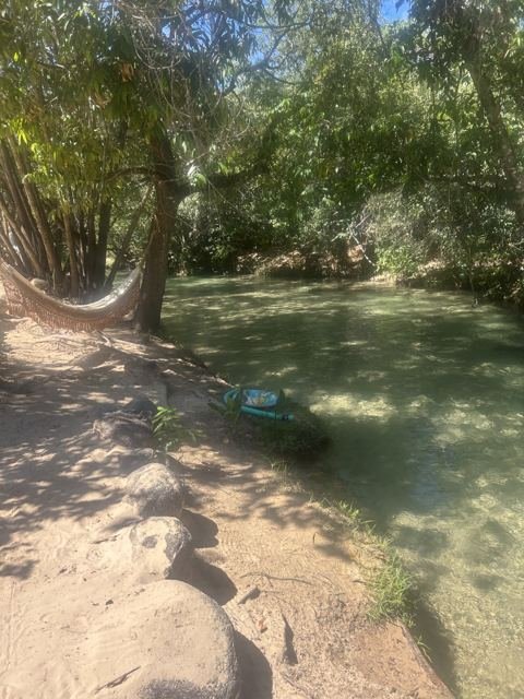 Primeiro rio do dia: rede armada na sombra