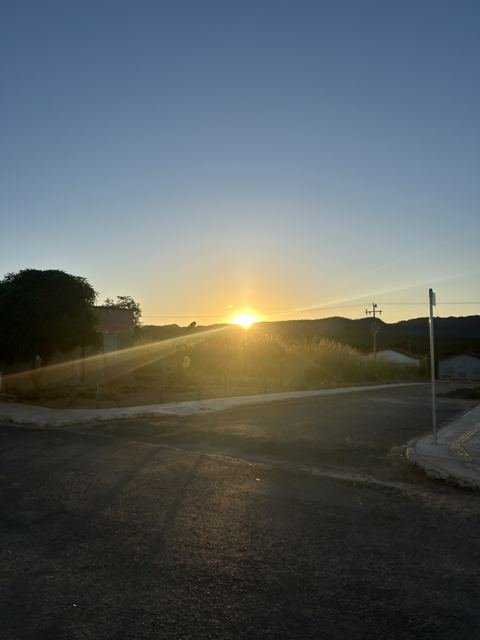 E o sol nasce sobre as Serras Gerais